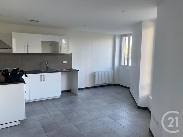 Appartement F3 à louer - 3 pièces - 47.98 m2 - CHAMPAGNE SUR SEINE - 77 - ILE-DE-FRANCE - Century 21 Agence Notre-Dame